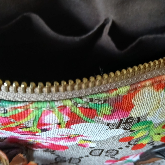 Small Floral Handbag - Picture 4 of 9